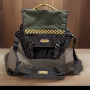 Duluth Trading Co Durable Green and Black Men's Mechanic Shoulder Laptop Bag